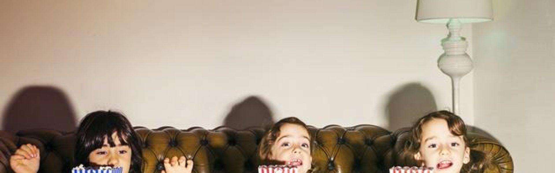 Children-watching-tv-660x440